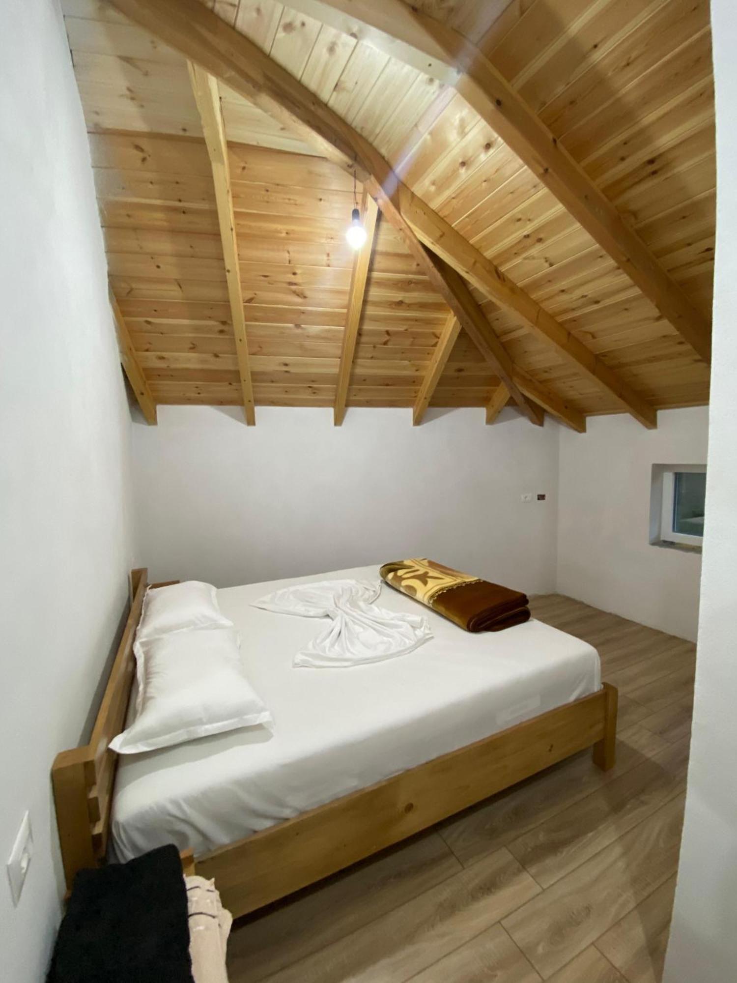 Guest House Korabi Ceren Exterior photo