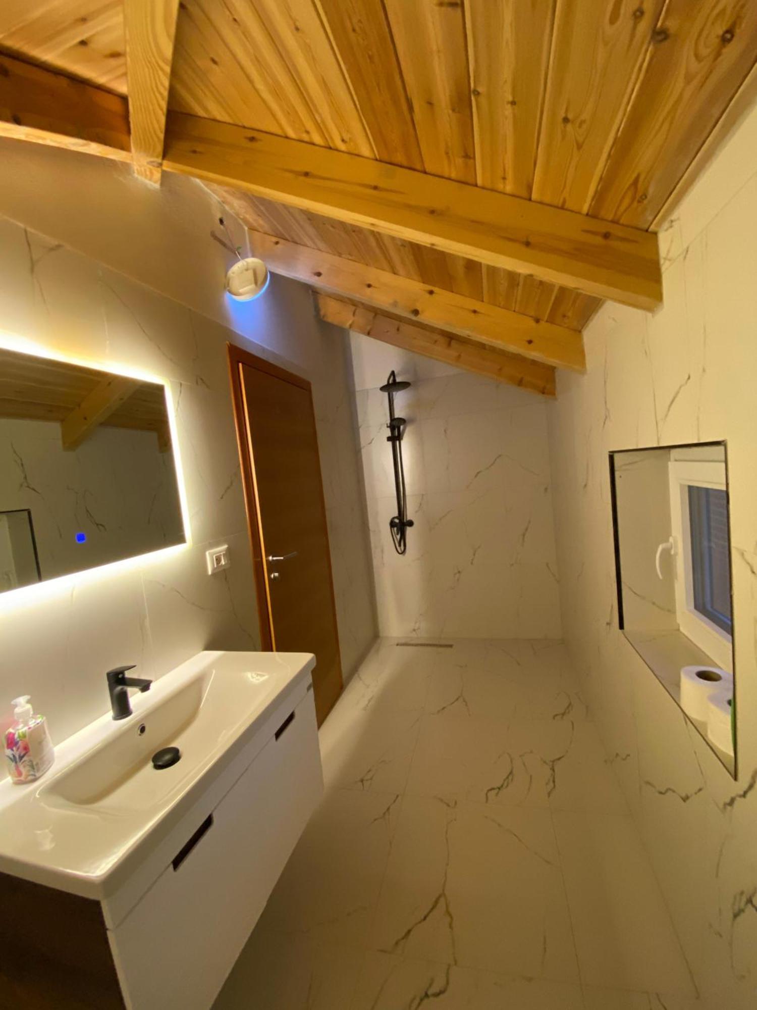 Guest House Korabi Ceren Exterior photo