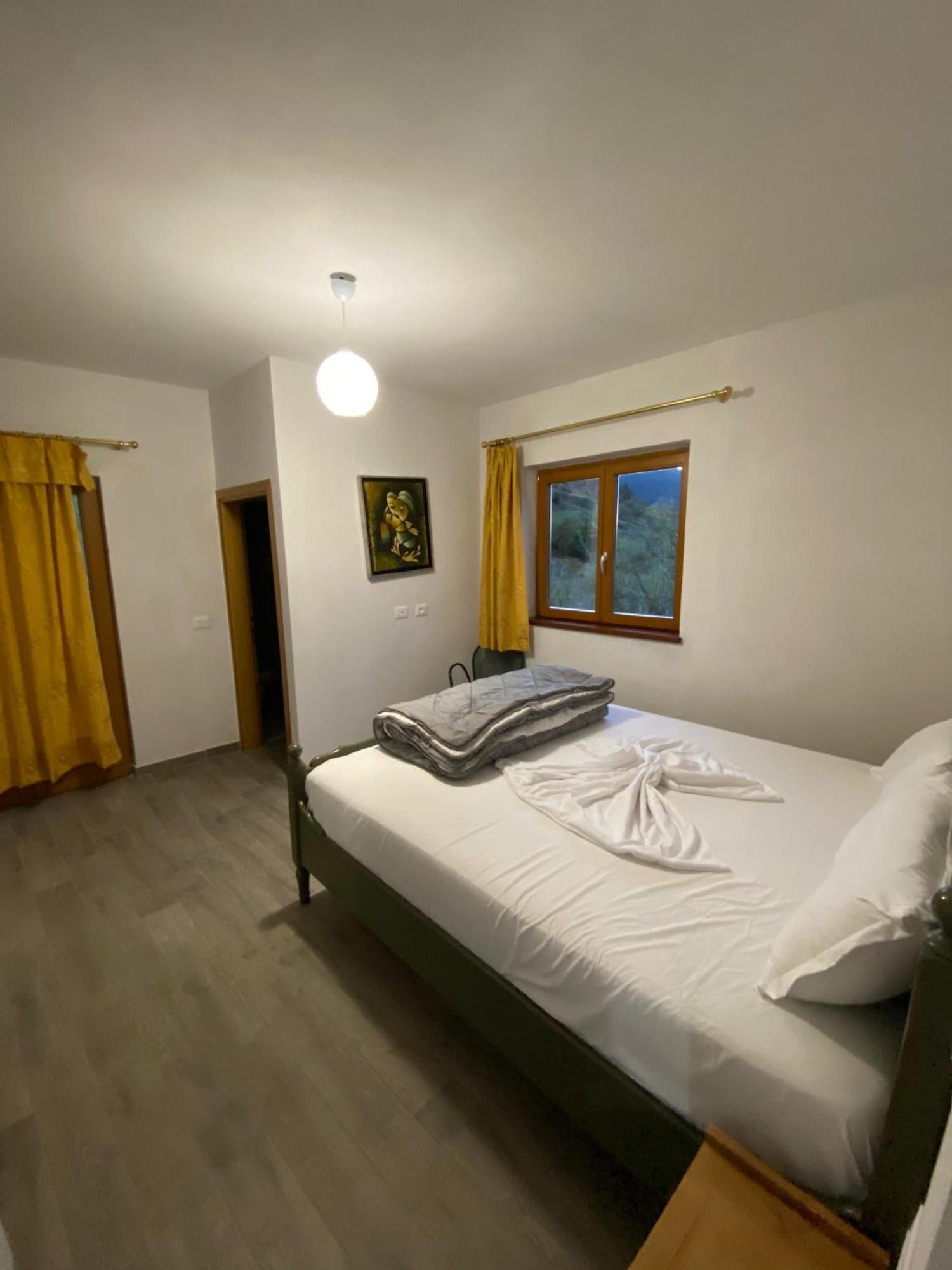 Guest House Korabi Ceren Exterior photo